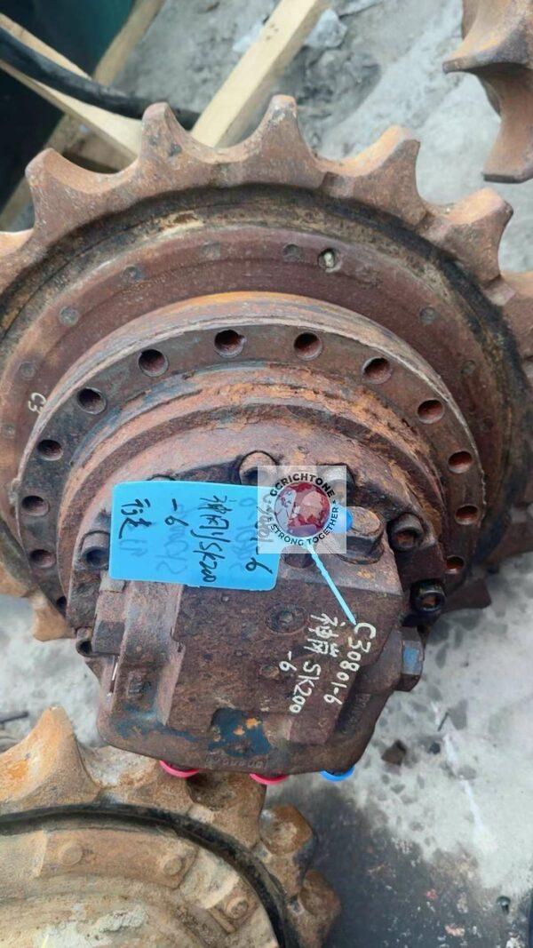 Конечная передача в сборе бортовая редуктор+гидромотор хода Kobelco YN15V00011F1 YN53D00008F1 YN15V00017F1 SK200LC-6 (2) Конечная передача в сборе бортовая редуктор+гидромотор хода Kobelco YN15V00011F1 YN53D00008F1 YN15V00017F1 SK200LC-6