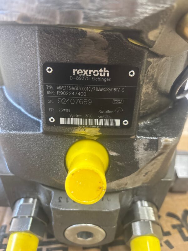 camphoto_1691952160 Bosch Rexroth A6VE115 Hydraulic Motor R902247400 / 92407669 for Tigercat 850